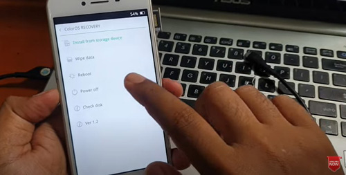 4. Matikan perangkat ponsel OPPO A373F dan Sambungkan Kabel Data Ke Laptop